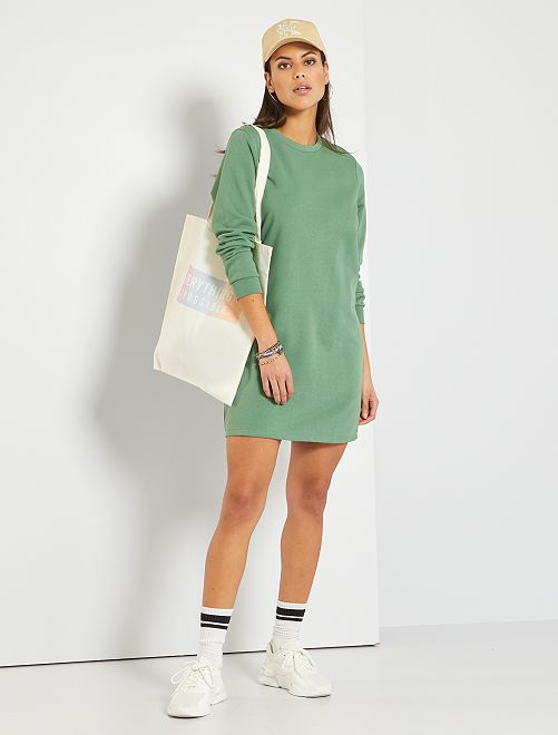 Dale un descanso a tus conjuntos de 'homewear' con estos vestidos sudadera