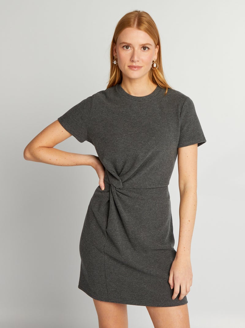 Vestido tipo camiseta lisa de canalé GRIS - Kiabi