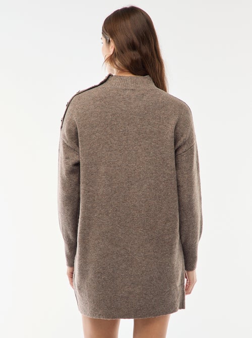 Vestido tipo jersey con botones decorativos - Kiabi Vestido tipo jersey con botones decorativos - Kiabi