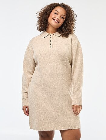 Vestido jersey de punto grueso con botones dorados en el cuello