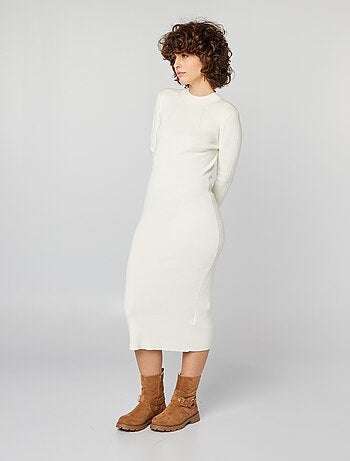 Vestido tipo jersey midi con botones dorados en las mangas