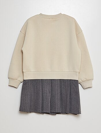 Vestido tipo sudadera de chándal con inscripción en relieve y brillos