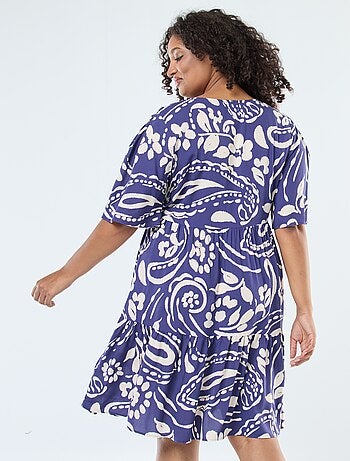 Vestido trapecio estampado con volante en el bajo
