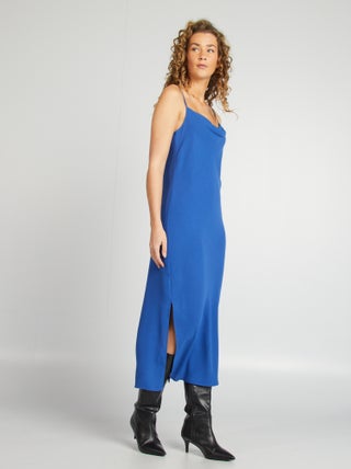 Vestido vaporoso con cuello desbocado