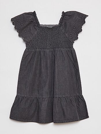Vestido vaquero con bordado inglés