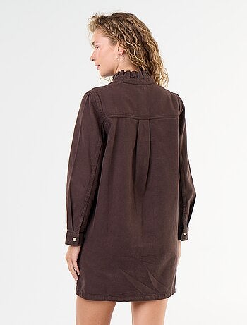 Vestido vaquero con cuello con volante