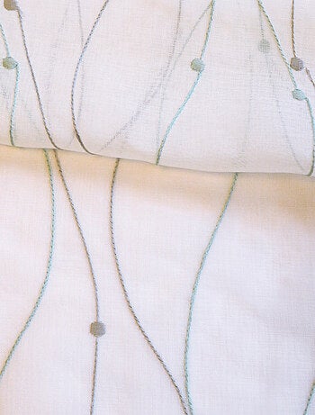 Visillo bordado con motivo de ondas y lunares