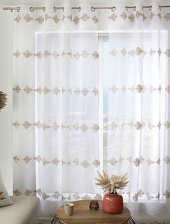 Visillo bordado con motivos vegetales lineales