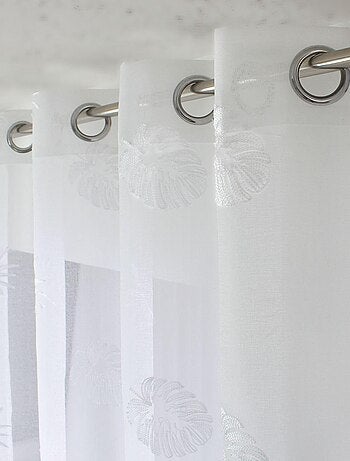 Visillo bordado en etamina