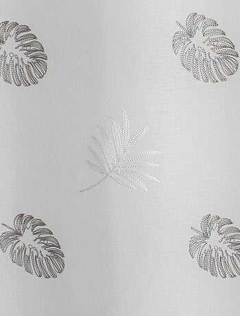 Visillo bordado en etamina