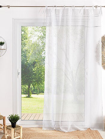 Visillo con cintas de macramé