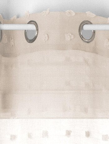 Visillo con ojales y pequeños pompones