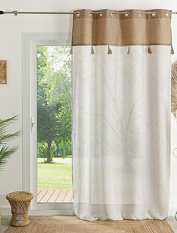 Visillo con remate de yute y pompones