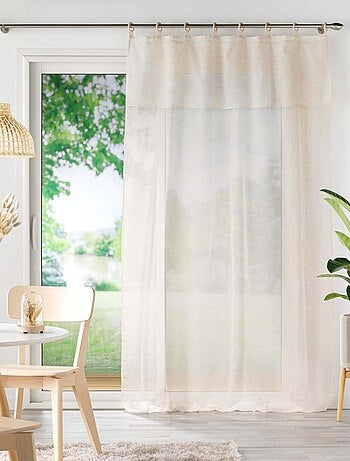 Visillo con volante y ojales de madera