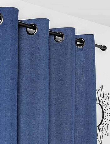 Visillo de hilos flameados