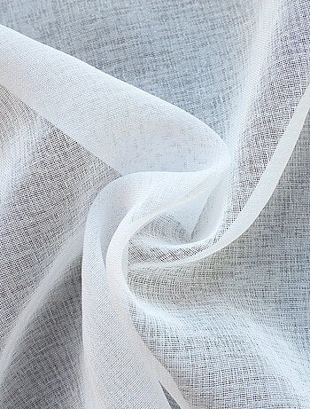 Visillo translúcido con fruncido y cinta fruncidora