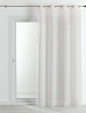 Visillo translúcido con ojales