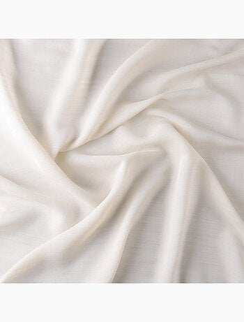Voile de lana liso con ojales