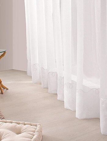Voile liso bordado Cornely