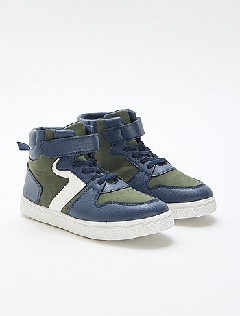 Zapatilla alta efecto cuero