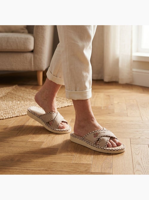Zapatilla de casa mule mujer pack 2 pares sangles cruzadas estampado OZABI - Kiabi Zapatilla de casa mule mujer pack 2 pares sangles cruzadas estampado OZABI - Kiabi
