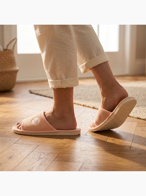 Zapatilla de casa Mule Mujer Pack 2 Pares Tela Gofrada Punta Abierta OZABI - Kiabi