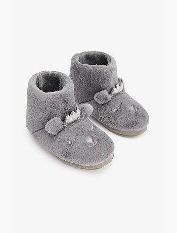 Zapatilla de casa softy con bordado de animal penti