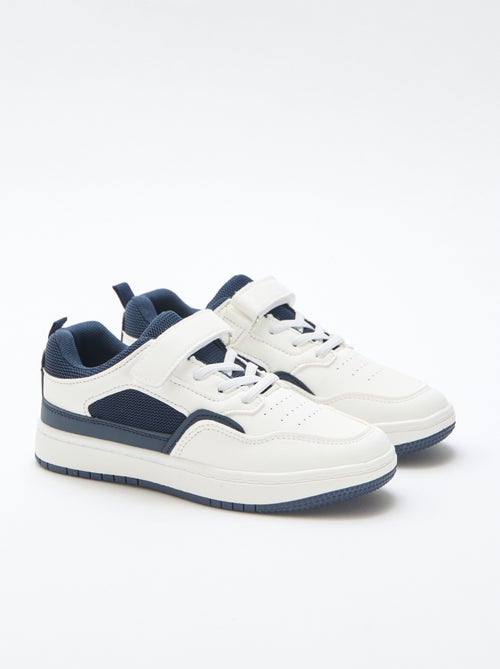 Zapatilla plana con velcro contrastante bicolor - Kiabi