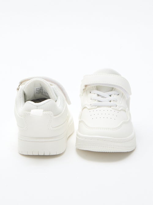 Zapatilla plana con velcro liso - Kiabi