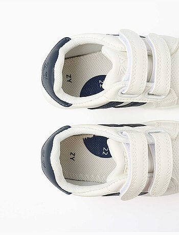 Zapatillas bajas a rayas con tiras autoadherentes