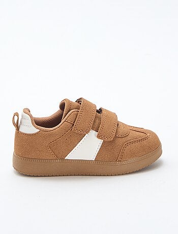 Zapatillas bajas con apertura de 2 velcros