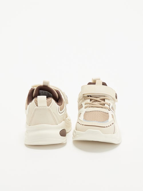 Zapatillas bajas con cierre de velcro y cordones elásticos - Kiabi Zapatillas bajas con cierre de velcro y cordones elásticos - Kiabi