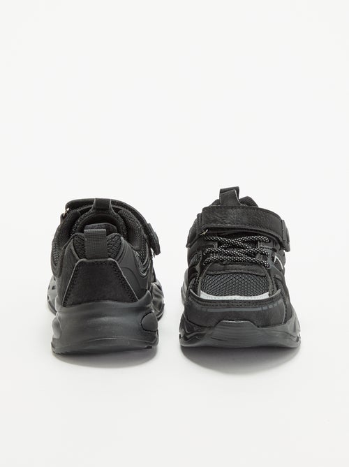 Zapatillas bajas con cierre de velcro y cordones elásticos - Kiabi Zapatillas bajas con cierre de velcro y cordones elásticos - Kiabi