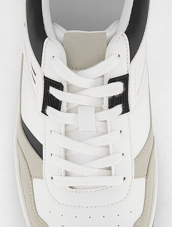 Zapatillas bajas con cordones