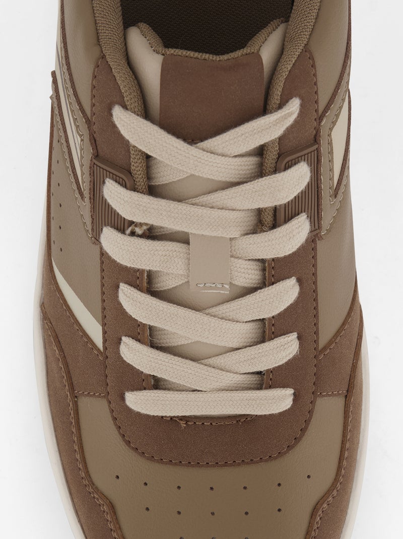 Zapatillas bajas con cordones Marron - Kiabi