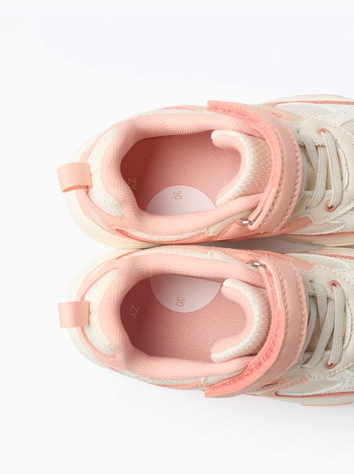 Zapatillas bajas con luces y suela antideslizante - Kiabi Zapatillas bajas con luces y suela antideslizante - Kiabi