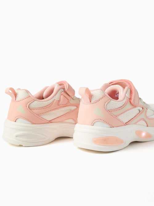 Zapatillas bajas con luces y suela antideslizante - Kiabi Zapatillas bajas con luces y suela antideslizante - Kiabi