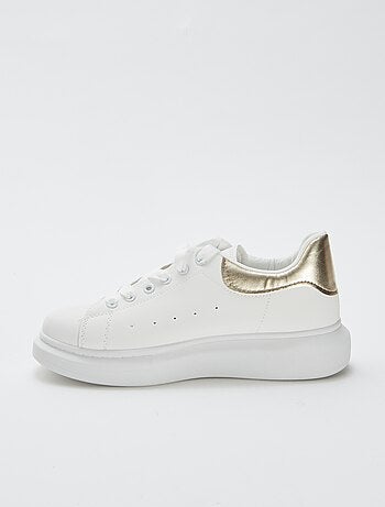 Zapatillas bajas con suela gruesa
