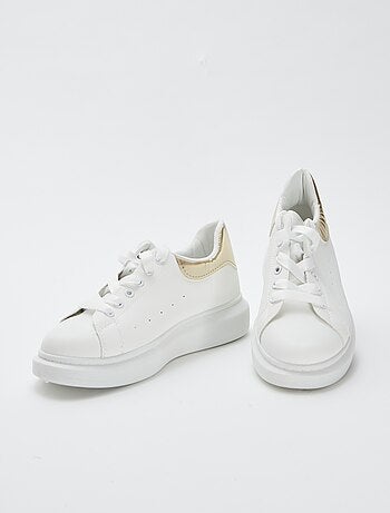 Zapatillas bajas con suela gruesa