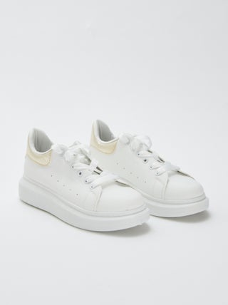 Zapatillas bajas con suela gruesa