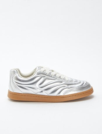 Zapatillas bajas con textura plateadas