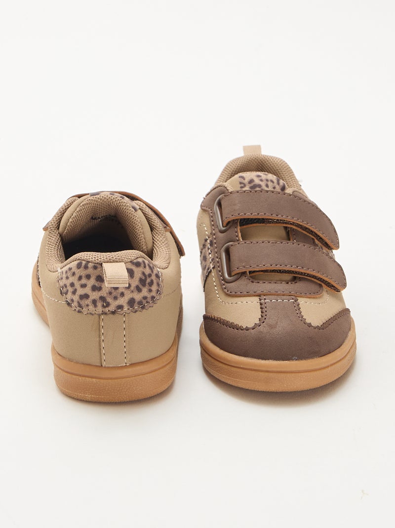 Zapatillas bajas con velcro Marron - Kiabi