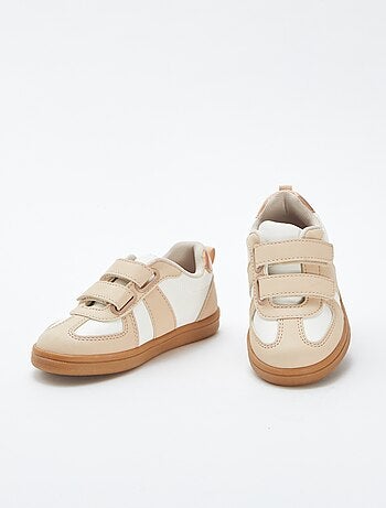 Zapatillas bajas con velcros