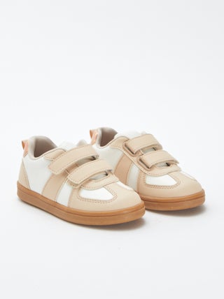 Zapatillas bajas con velcros