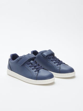 Zapatillas bajas con velcros y cordones