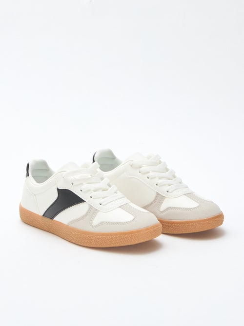 Zapatillas bajas de ante con pieza contrastada - Kiabi