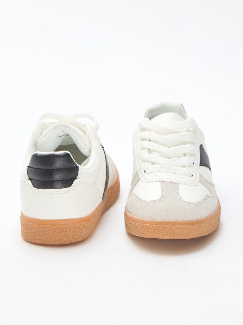 Zapatillas bajas de ante con pieza contrastada Blanco - Kiabi