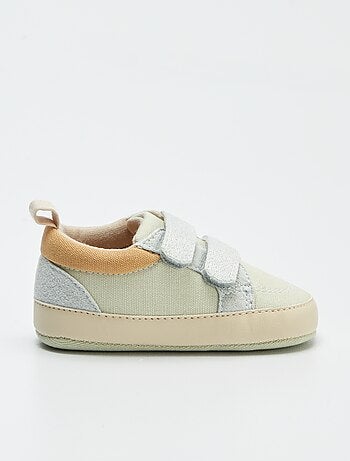 Zapatillas bajas de tela con velcro