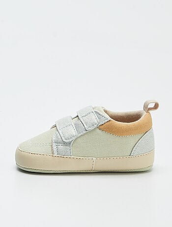 Zapatillas bajas de tela con velcro