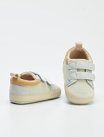 Zapatillas bajas de tela con velcro